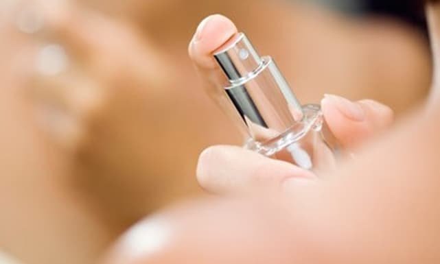 هل العطر يبطل الصيام