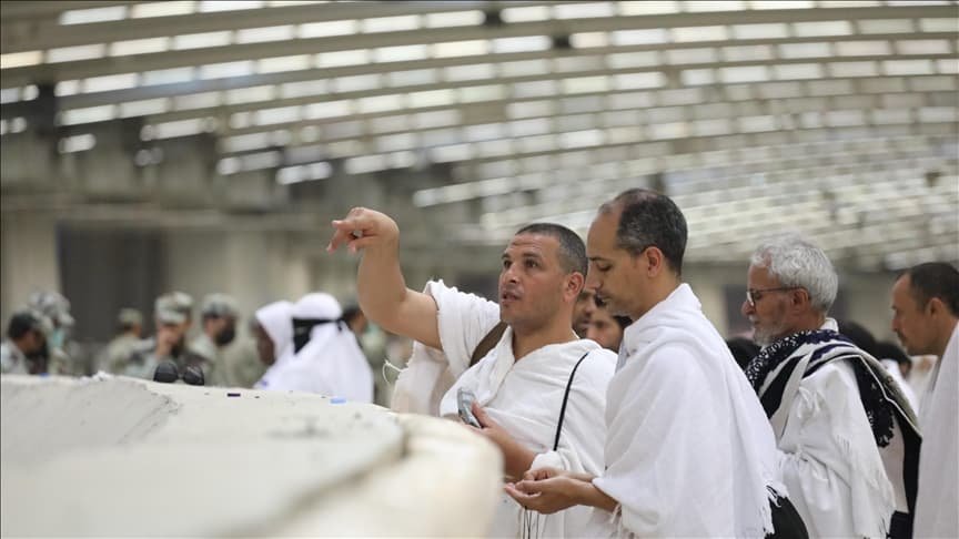 المبيت بمزدلفة ورمي جمرة العقبة