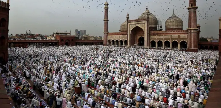 التكبير في صلاة العيد وأحكامه