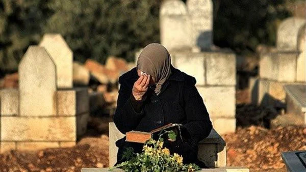 حكم زيارة القبور للنساء