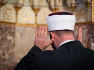 التكبير والتشهد في الصلاة