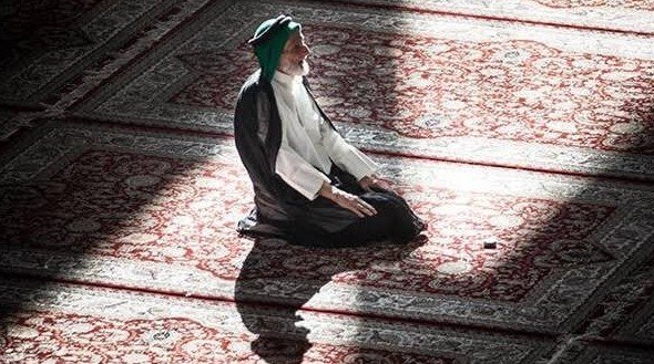 التكبير والتشهد في الصلاة