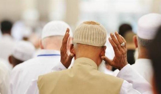 التكبير والتشهد في الصلاة
