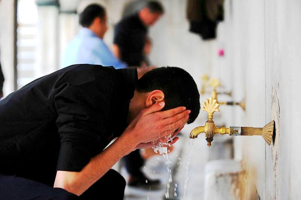 العلاقة بين الطهارة والعبادة