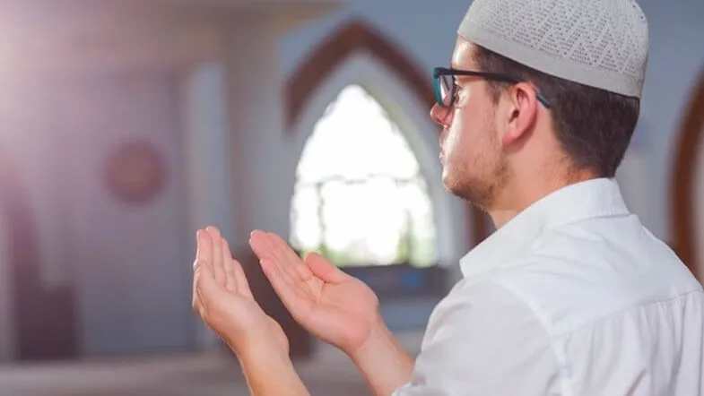 ما هو حكم دعاء الاستفتاح في الفرائض والنوافل؟